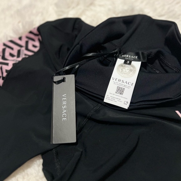 NWT Versace Greca Signature Accent Gym Shorts - Picture 8 of 8